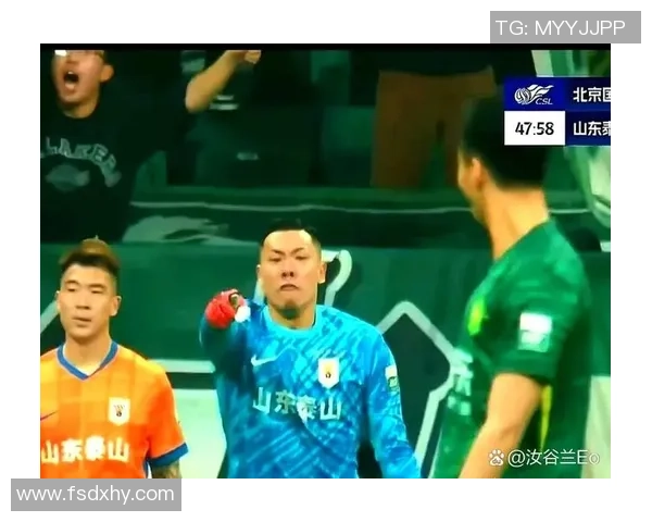 北京足球队技术争议引发热议球迷与专家各抒己见探讨战术与裁判判罚 北京足球队技术争议引发热议球迷与专家各抒己见探讨战术与裁判判罚