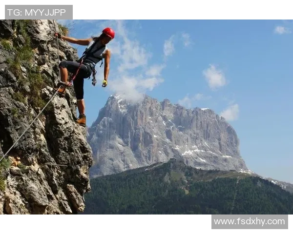 广州攀岩队包夹战术解析与攀岩热点的深度探讨 广州攀岩队包夹战术解析与攀岩热点的深度探讨