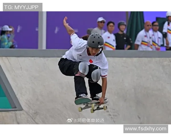 杭州滑板队灵活性引发热议运动员表现与训练方式的深度探讨 杭州滑板队灵活性引发热议运动员表现与训练方式的深度探讨